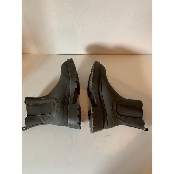 Women Classic Chelsea Boots Chunky Platform Lug Sole Pull On Mid Calf Boots - Picture 8 of 11